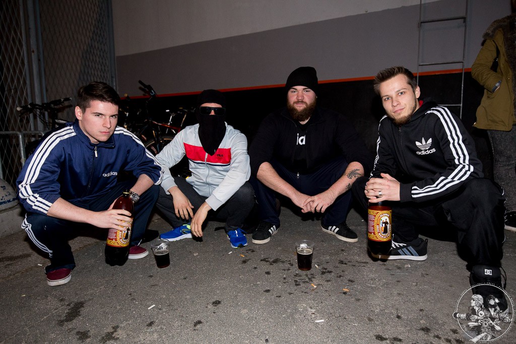 Хард басс картинки. Хардбасс раз-раз хардбасс. Адидас хардбас. Школа танцев хардбаса. Харбас басс.